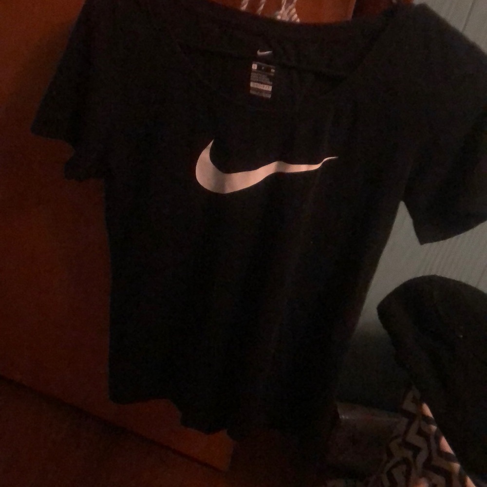 nike tee - Picture 1 of 1